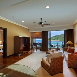 Cliff Premier Suite - Living Room