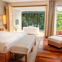 Cliff Bay Suite Bathtub