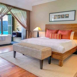 Cliff Premier Suite Bedroom Window
