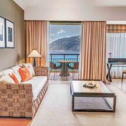 Cliff Premier Suite Living Room