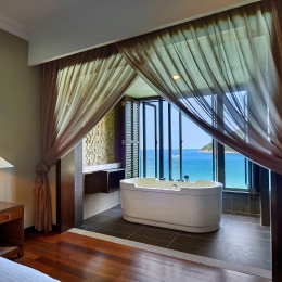 Cliff Premier Suite - Bathtub