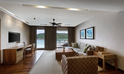 Cliff Bay Suite