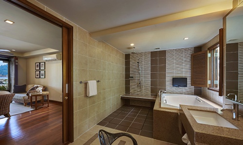 Ocean Front Master Suite Ocean Front Master Suite