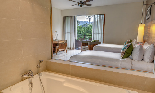 Cliff Hill Deluxe Bathroom Window Cliff Hill Deluxe Bathroom Window