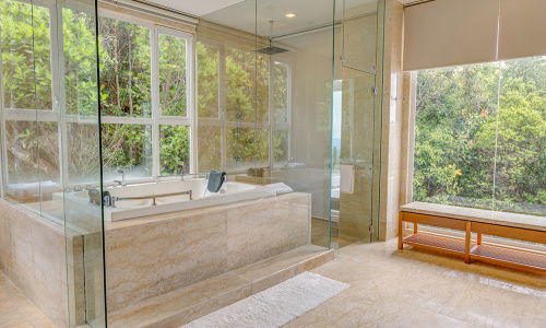 The Taaras Villa Master Bedroom Jacuzzi The Taaras Villa Master Bedroom Jacuzzi